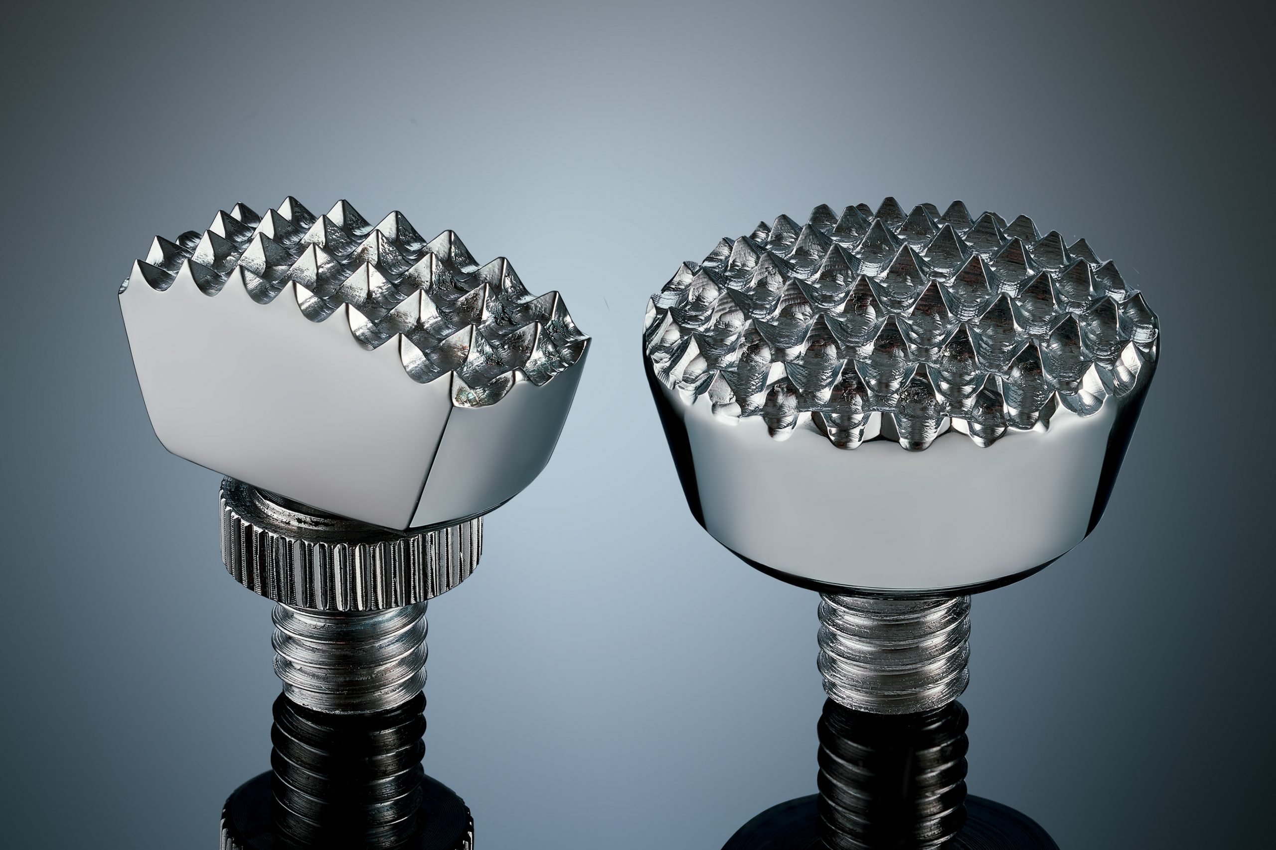 Glexo Sonic Sharp PDR tip close-up for deep hail dent repair